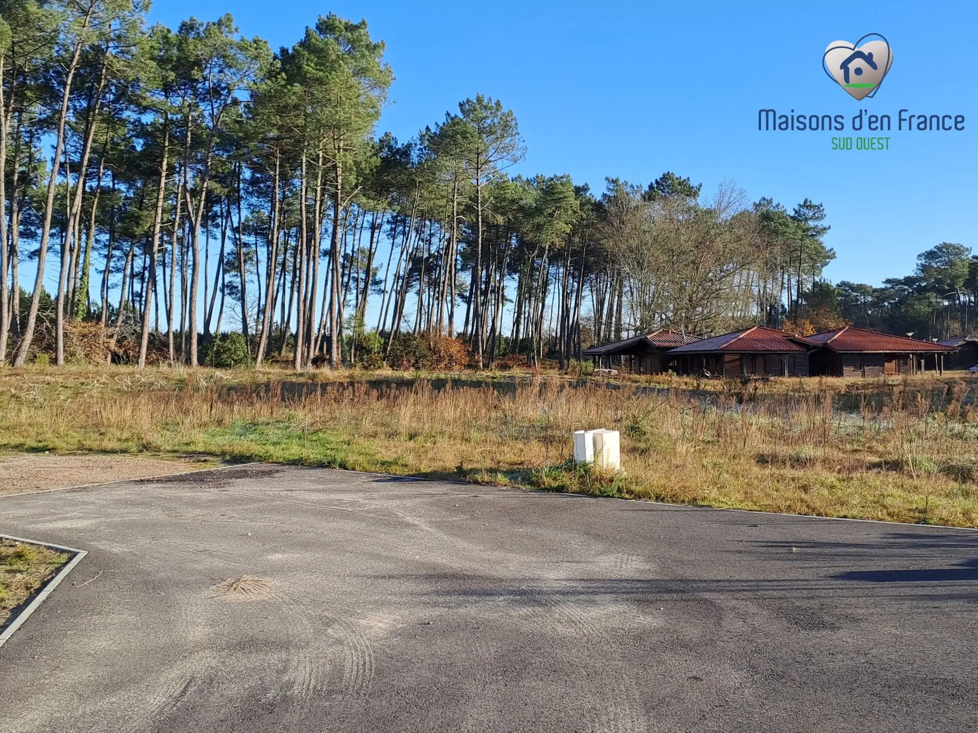 Terrain de 649 m² viabilisé à Pissos, proche Bordeaux et plages océanes 