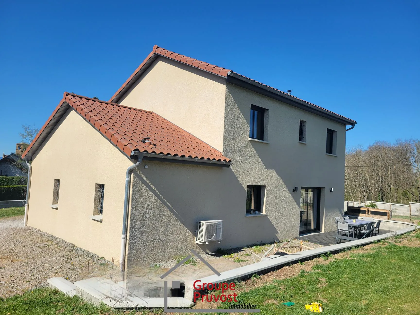 Belle maison familiale de 130m² à Iguérande avec garage et jardin arboré 