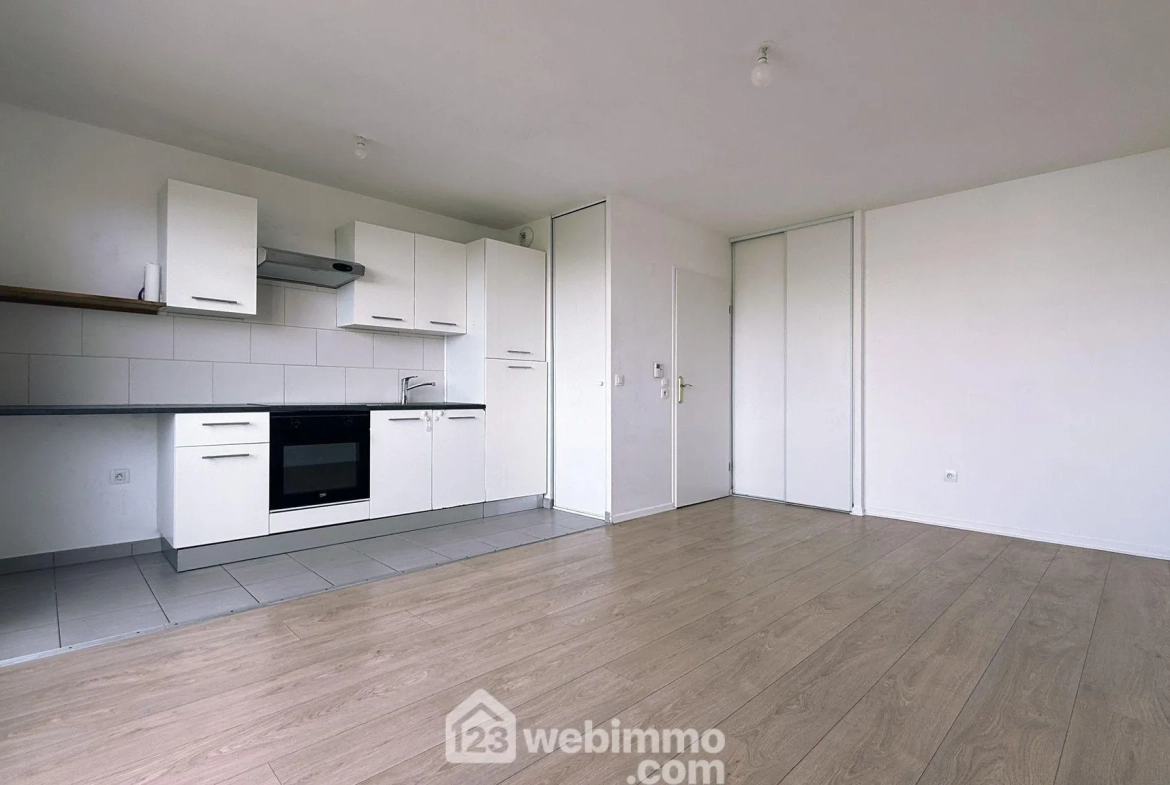 Bel appartement de 42 m² avec balcon à Sucy-en-Brie, idéal pour vivre ou investir 