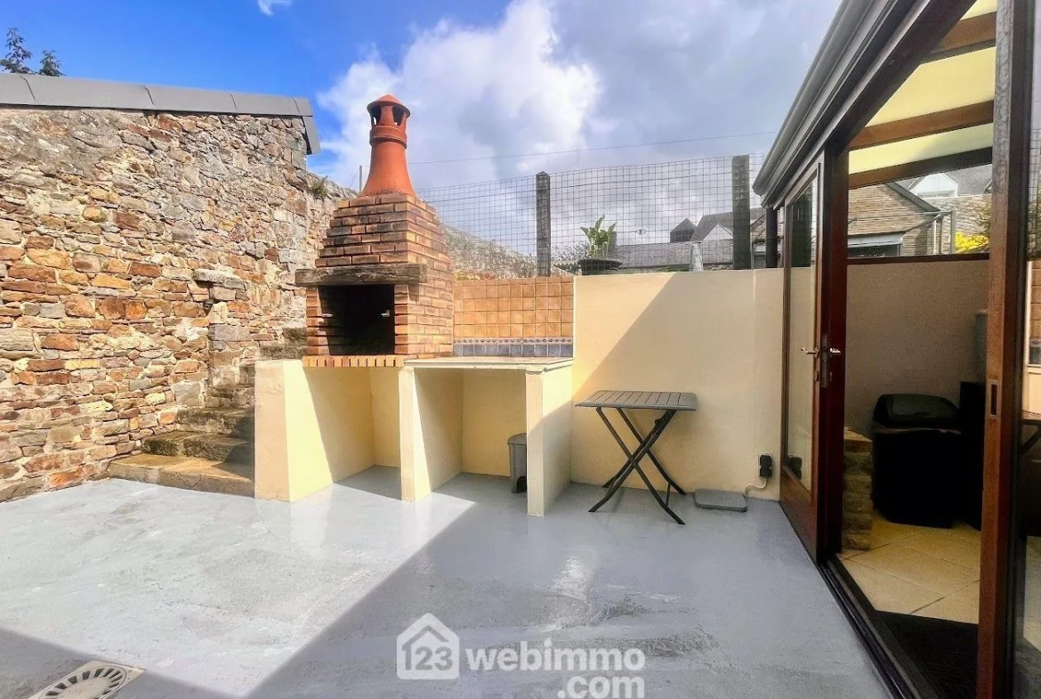 Maison rénovée avec jardin et garage à La Haye-du-Puits - 163m² 