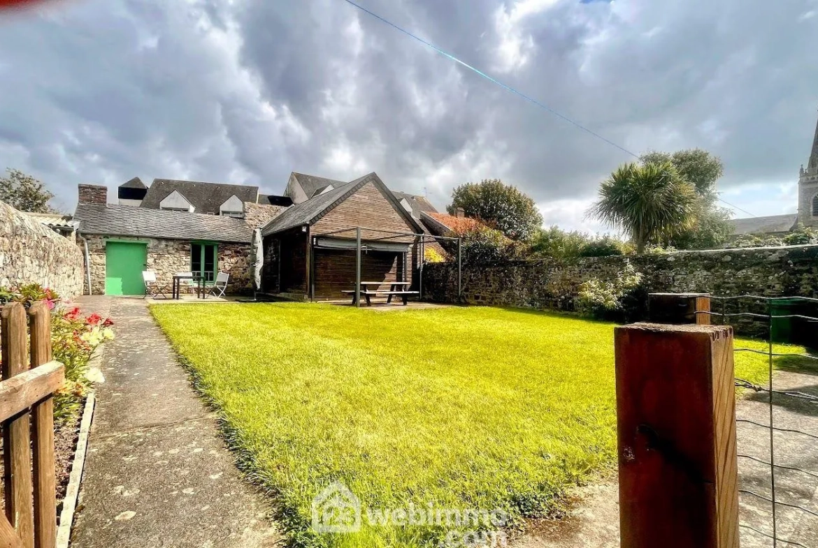Maison rénovée avec jardin et garage à La Haye-du-Puits - 163m² 