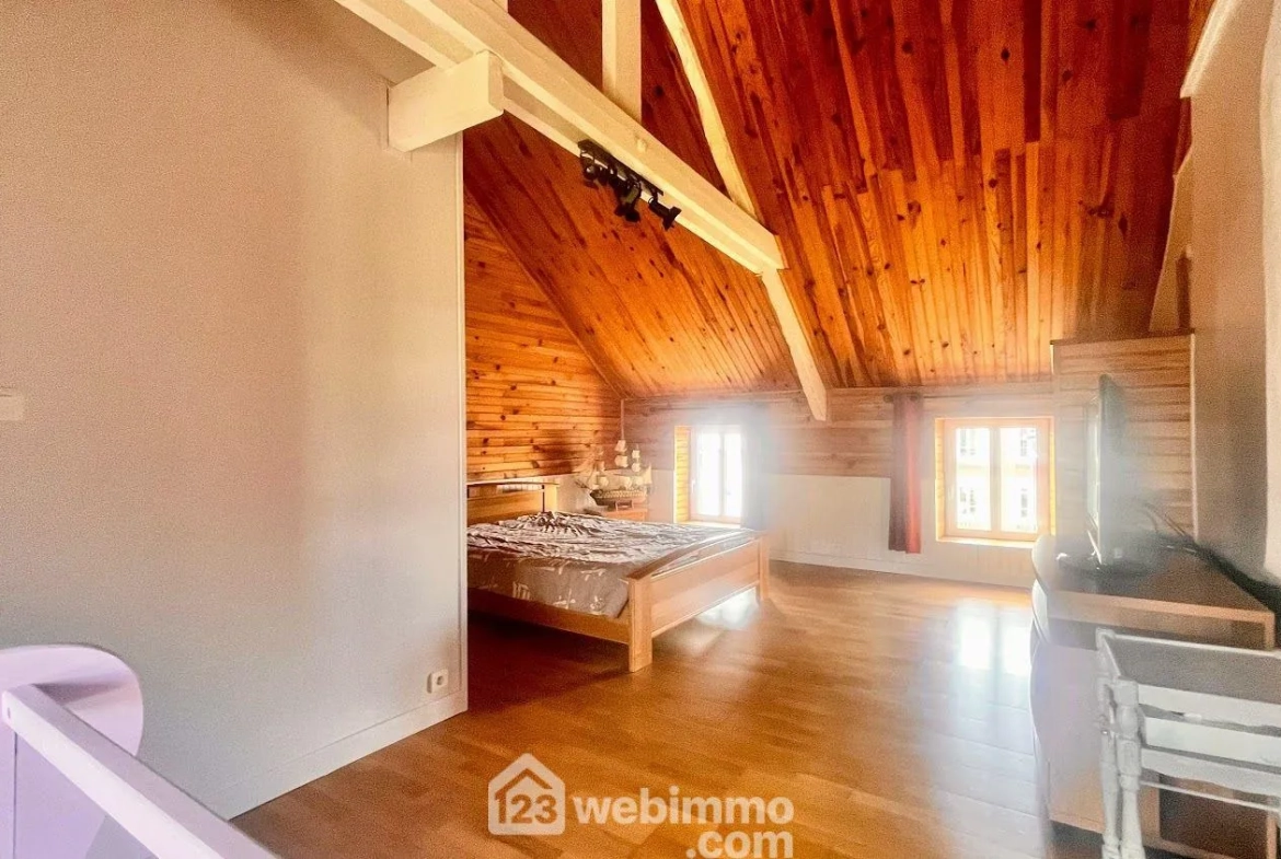 Maison rénovée avec jardin et garage à La Haye-du-Puits - 163m² 