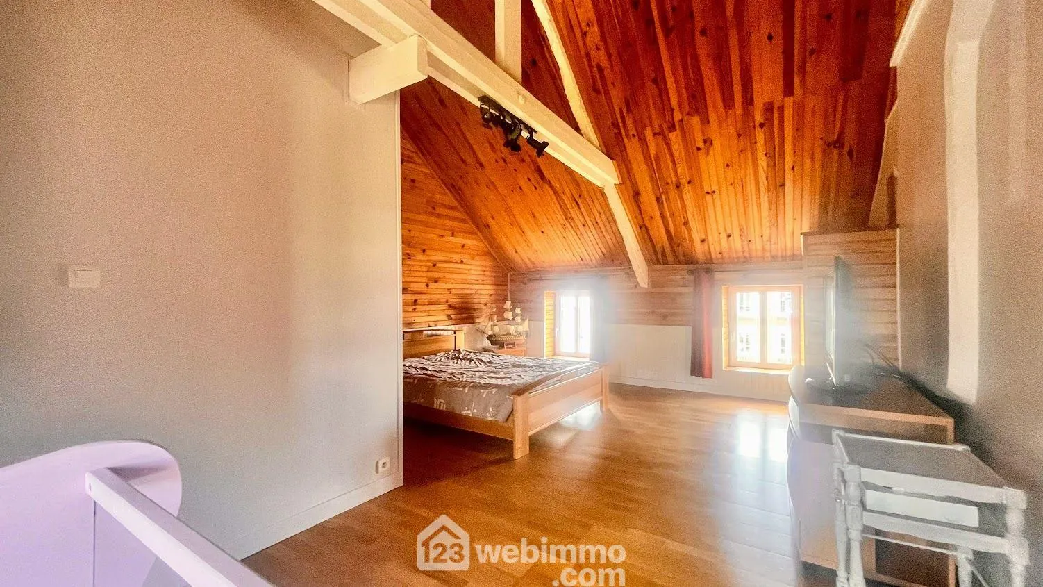 Maison rénovée avec jardin et garage à La Haye-du-Puits - 163m² 