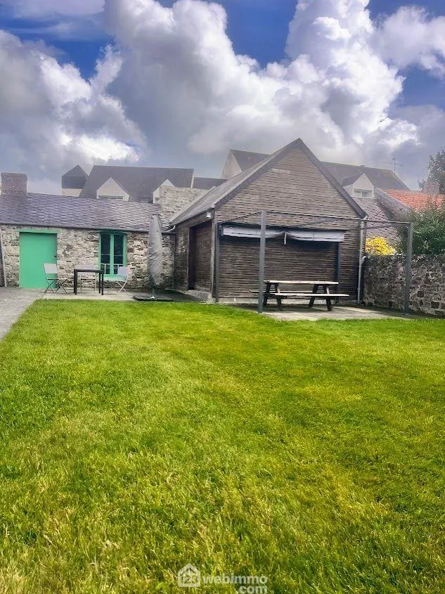 Maison rénovée avec jardin et garage à La Haye-du-Puits - 163m² 