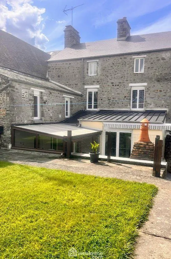 Maison rénovée avec jardin et garage à La Haye-du-Puits - 163m² 