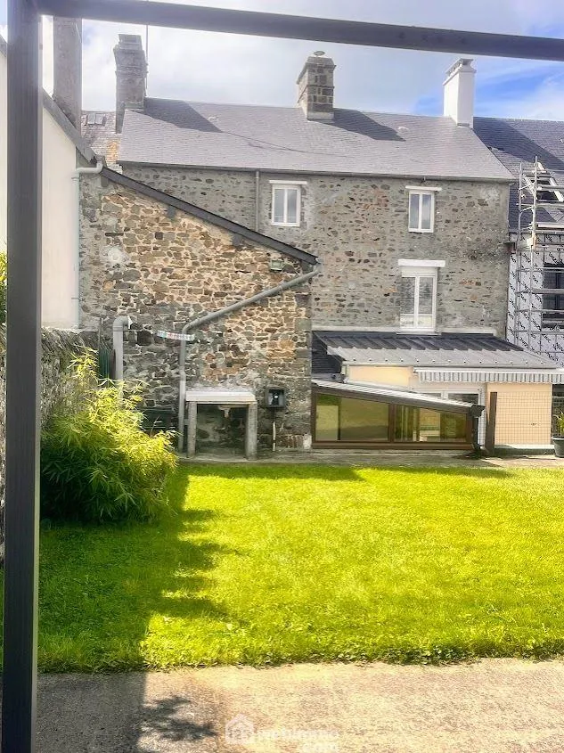Maison rénovée avec jardin et garage à La Haye-du-Puits - 163m² 