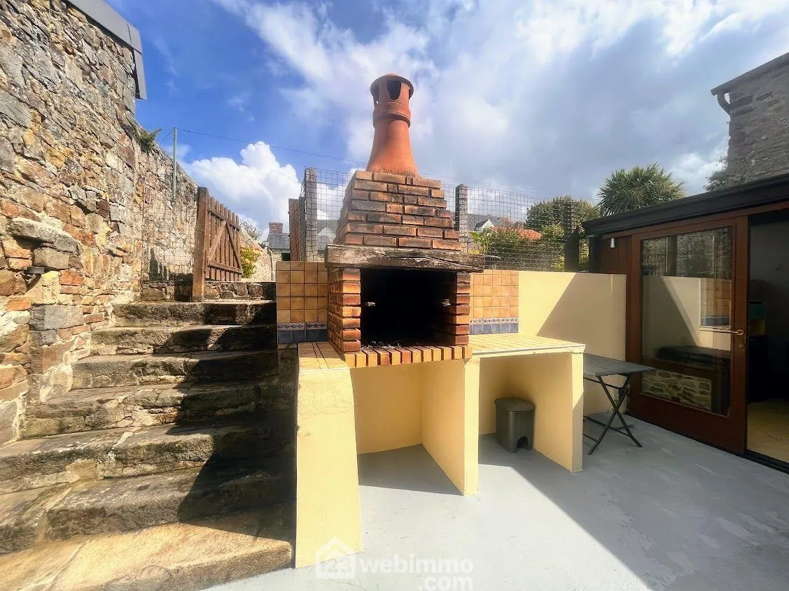 Maison rénovée avec jardin et garage à La Haye-du-Puits - 163m² 