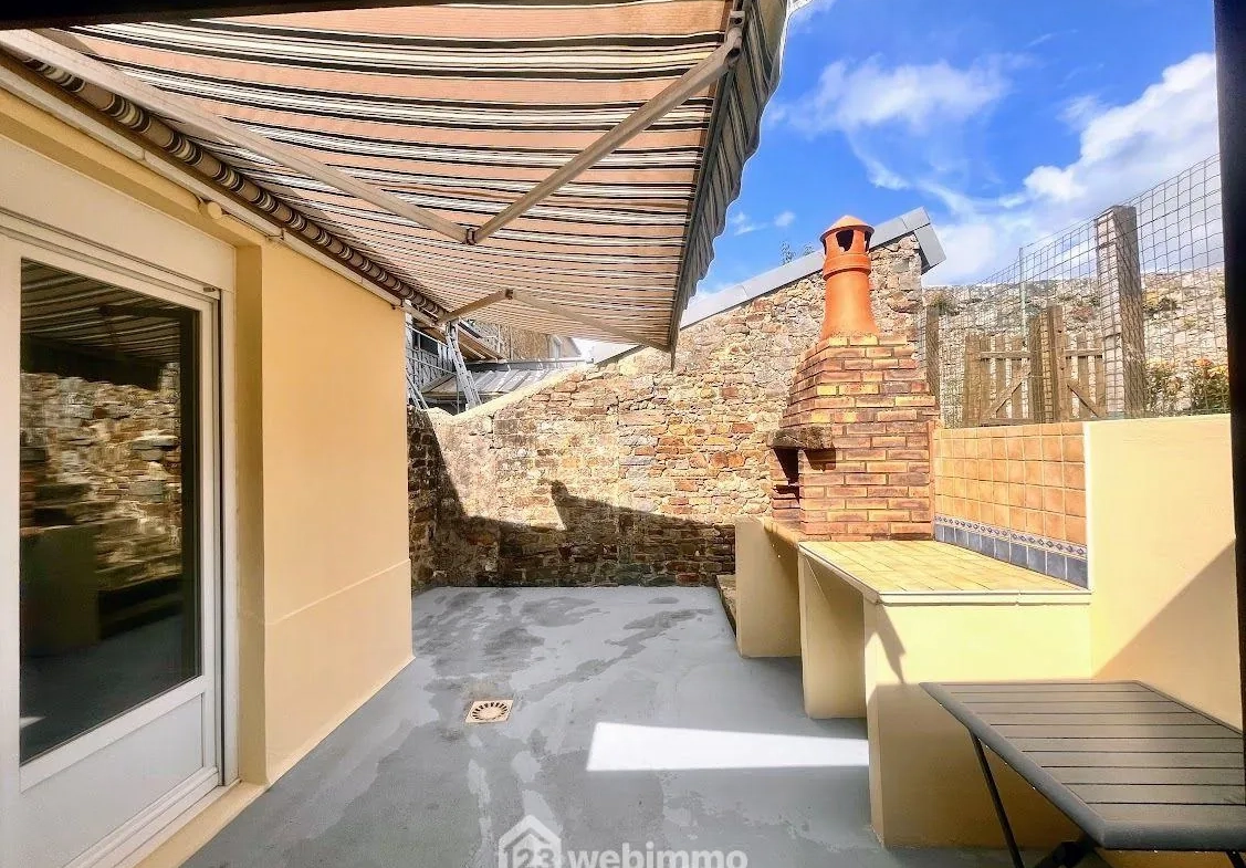 Maison rénovée avec jardin et garage à La Haye-du-Puits - 163m² 