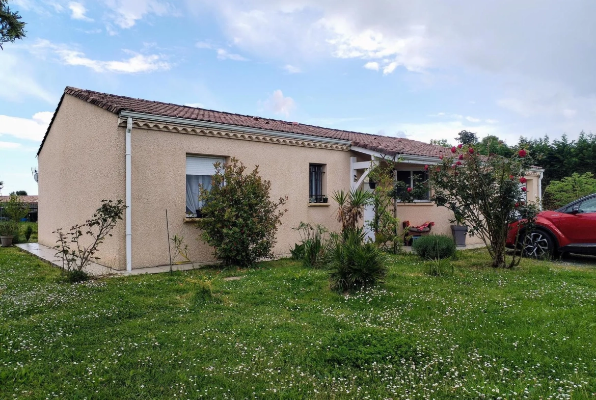 Maison de plain-pied à Noaillac avec jardin, garage et abris - Prête à emménager 