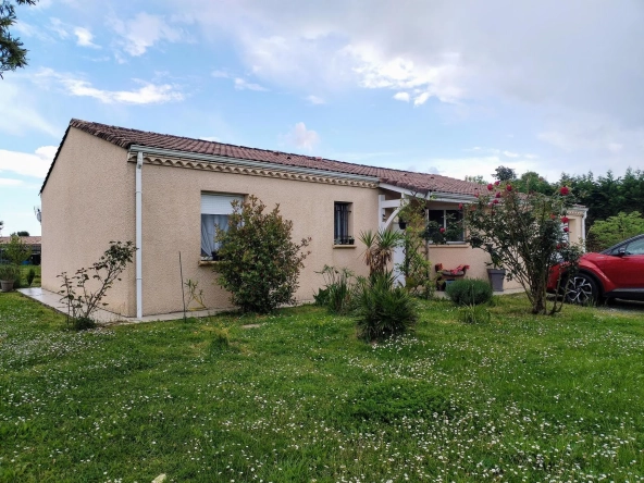Maison de plain-pied à Noaillac avec jardin, garage et abris - Prête à emménager