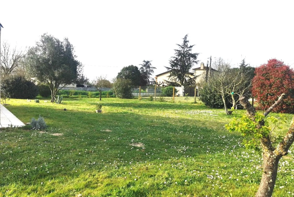 Maison de plain-pied à Noaillac avec jardin, garage et abris - Prête à emménager 