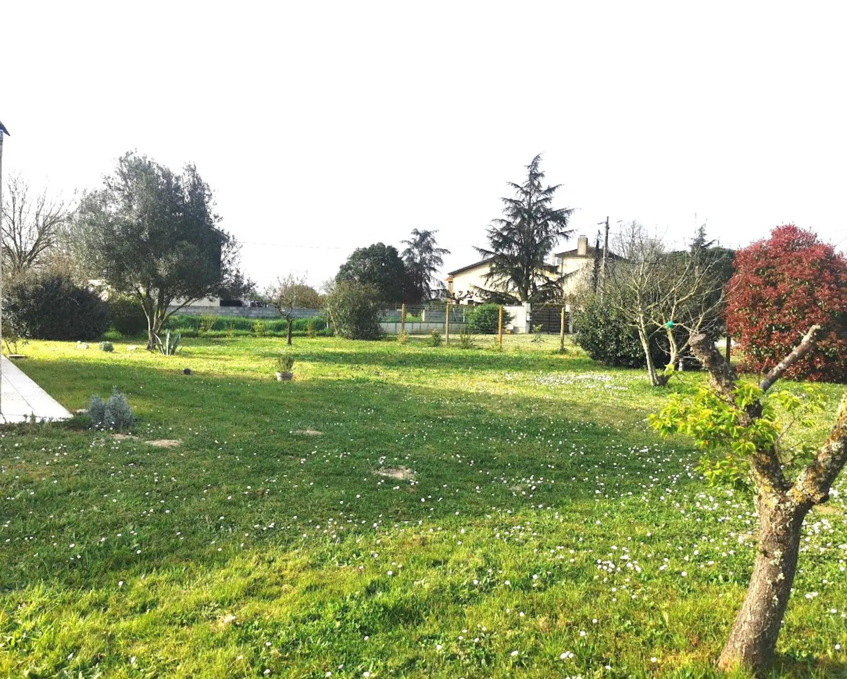 Maison de plain-pied à Noaillac avec jardin, garage et abris - Prête à emménager 
