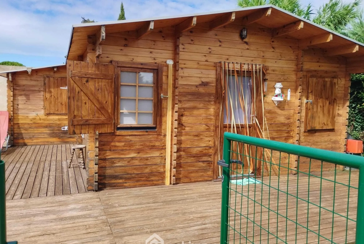 Maison indépendante avec terrain à Aubignan, 87m², chalet, panneaux solaires - Opportunité rare 