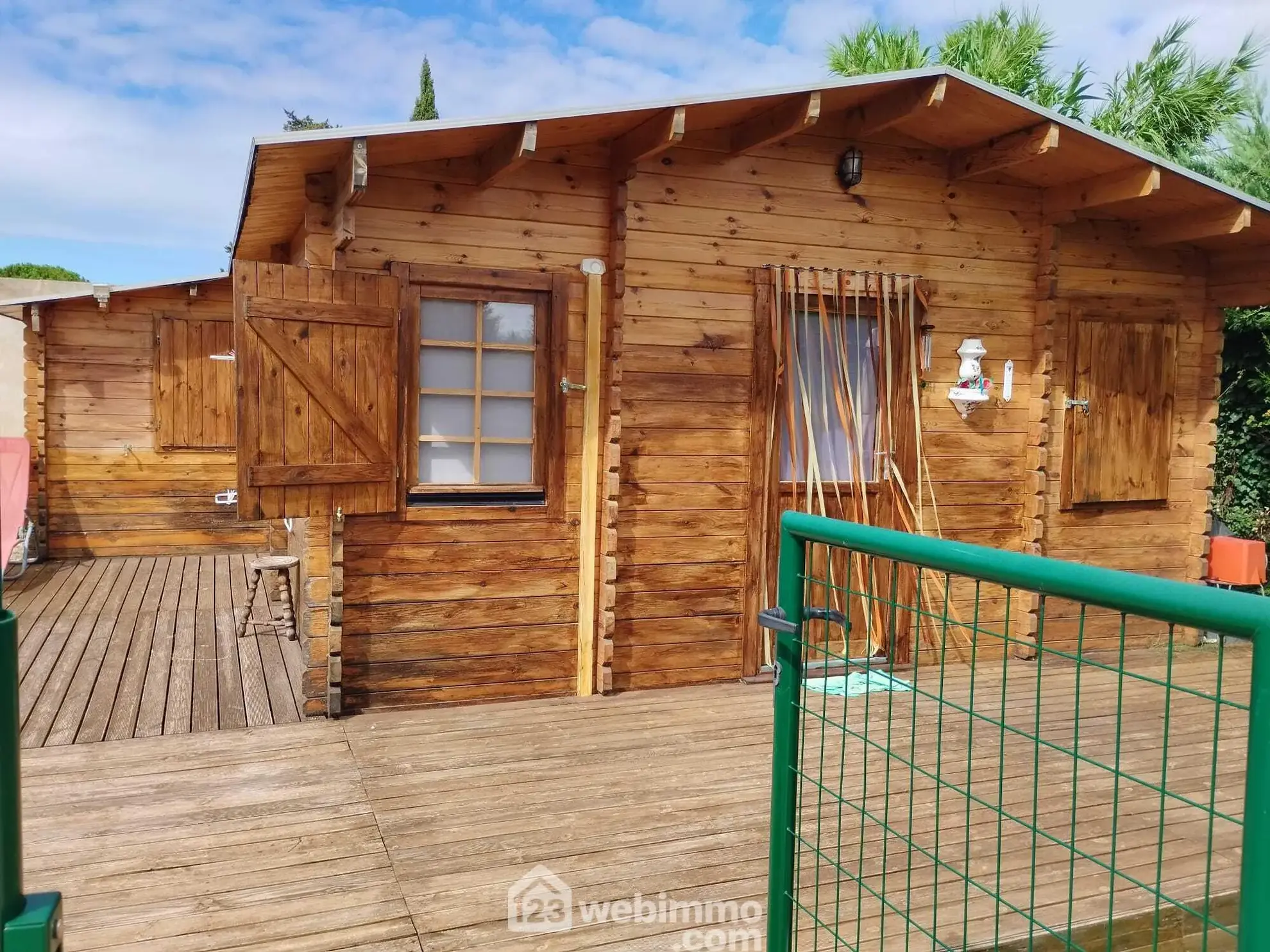 Maison indépendante avec terrain à Aubignan, 87m², chalet, panneaux solaires - Opportunité rare 