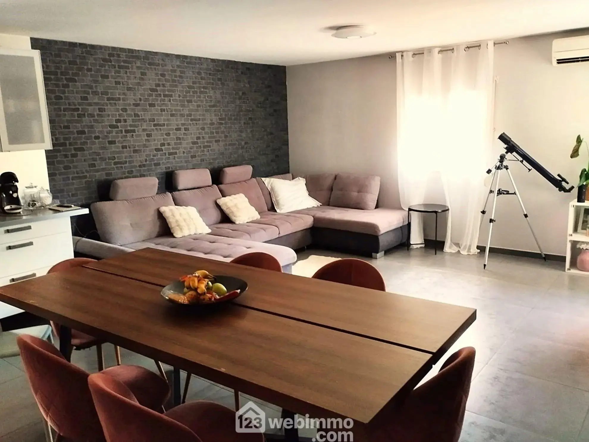 Maison indépendante avec terrain à Aubignan, 87m², chalet, panneaux solaires - Opportunité rare 