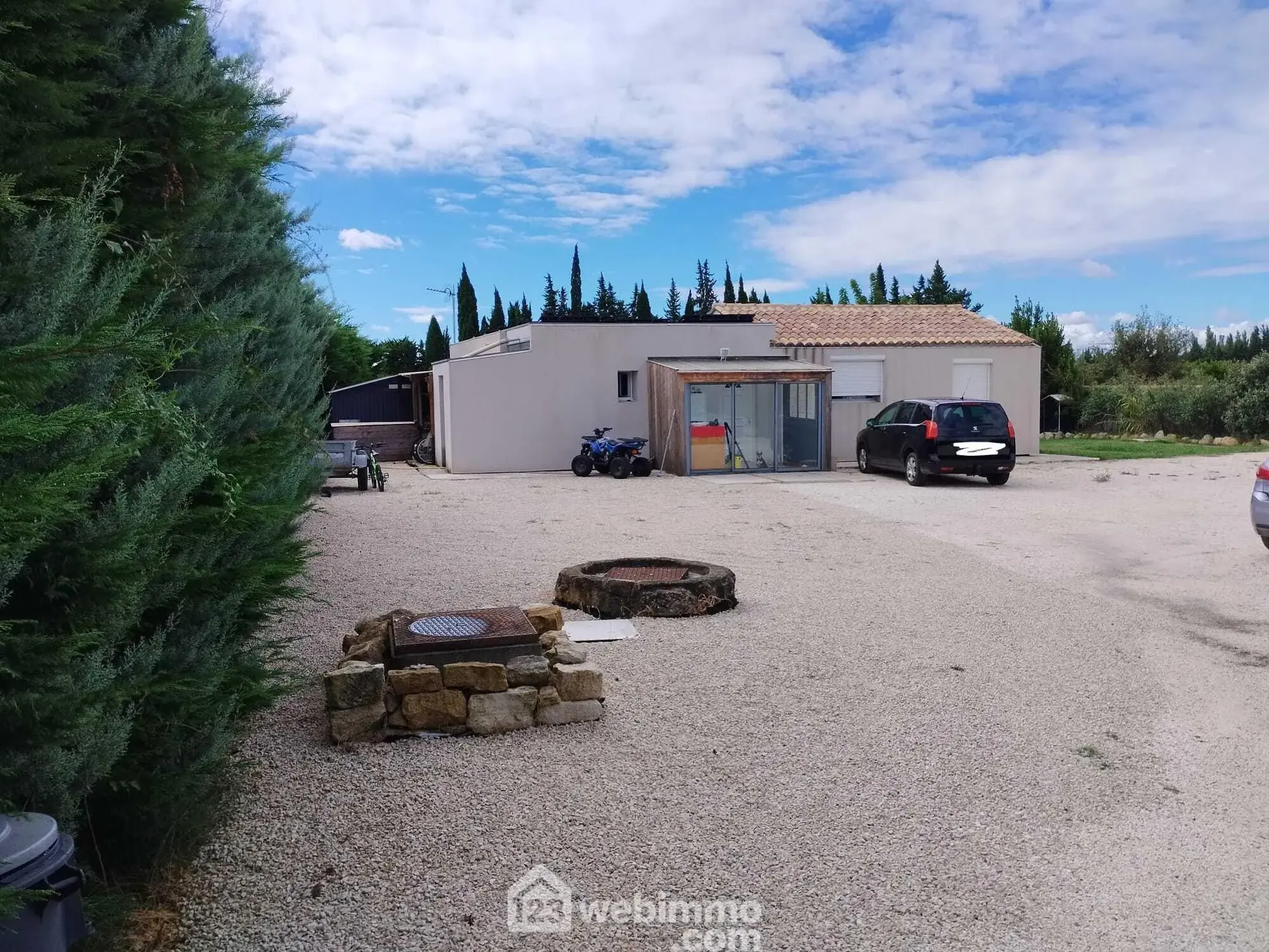 Maison indépendante avec terrain à Aubignan, 87m², chalet, panneaux solaires - Opportunité rare 