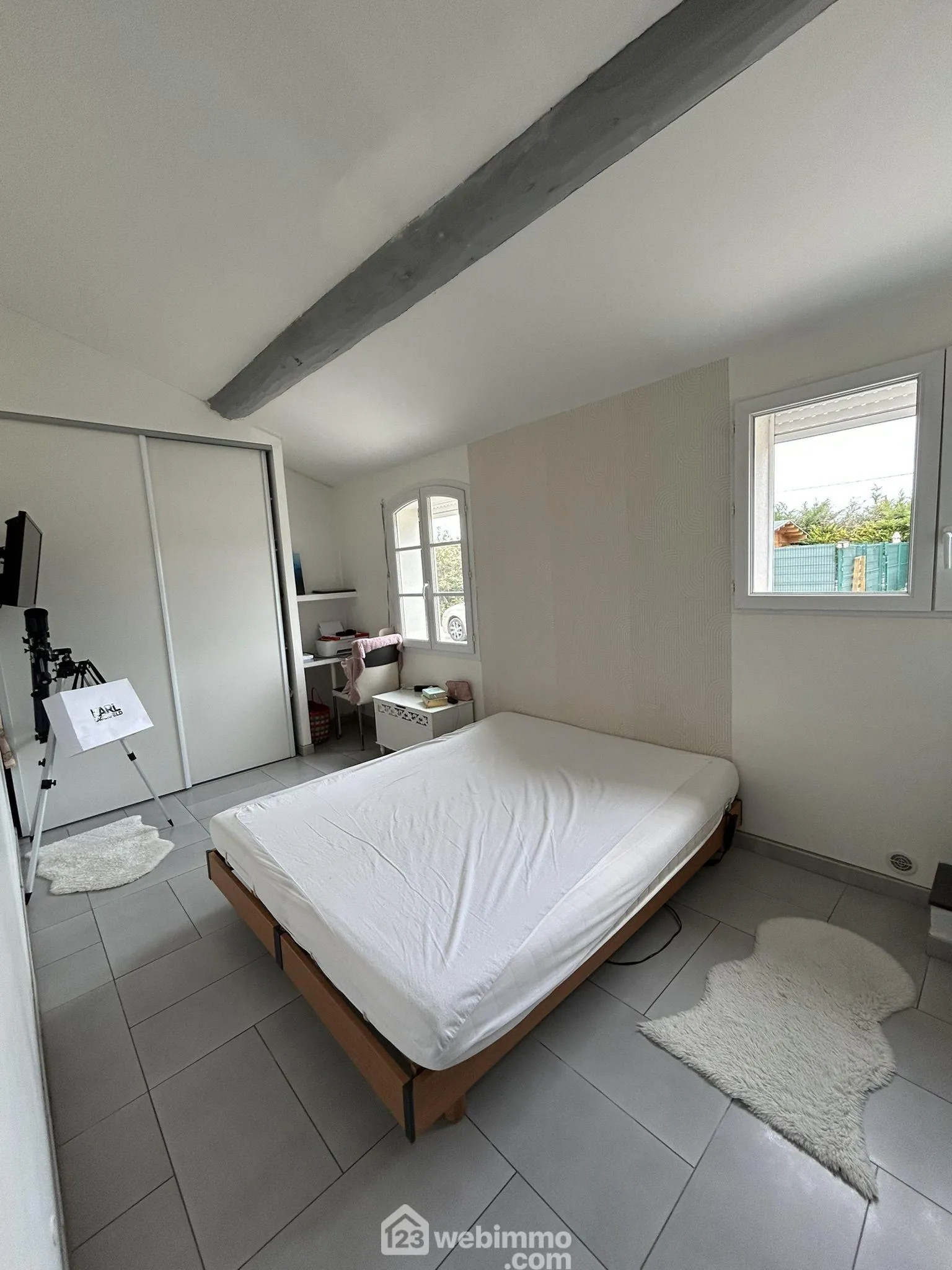 Maison indépendante avec terrain à Aubignan, 87m², chalet, panneaux solaires - Opportunité rare 