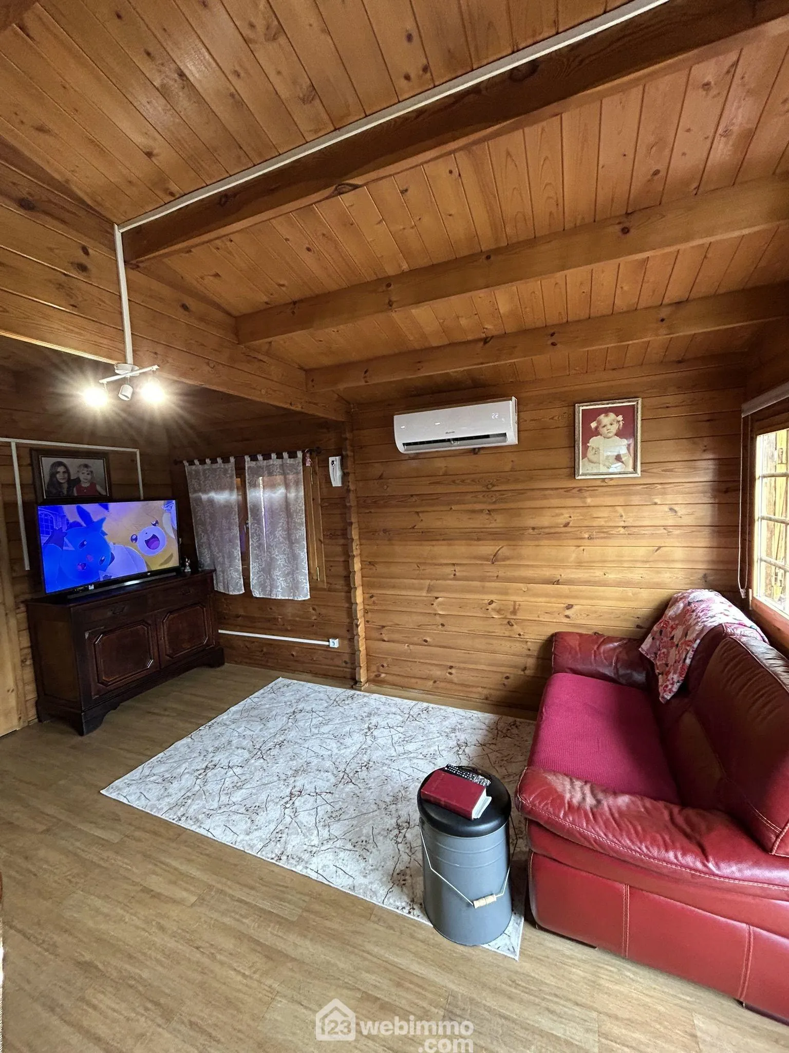 Maison indépendante avec terrain à Aubignan, 87m², chalet, panneaux solaires - Opportunité rare 
