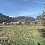 Terrain constructible de 836 m² à Risoul avec vue sur montagne