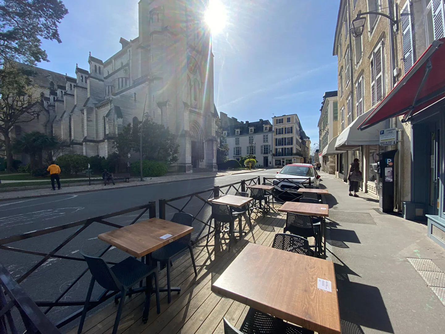 Mur commercial occupé à Pau, centre historique, bail 2021 avec reprise en 2024 