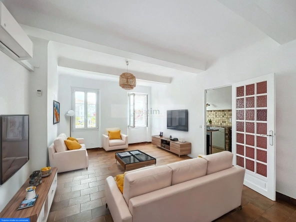 Appartement traversant de 69 m² avec vue sur le port à La Seyne-sur-Mer