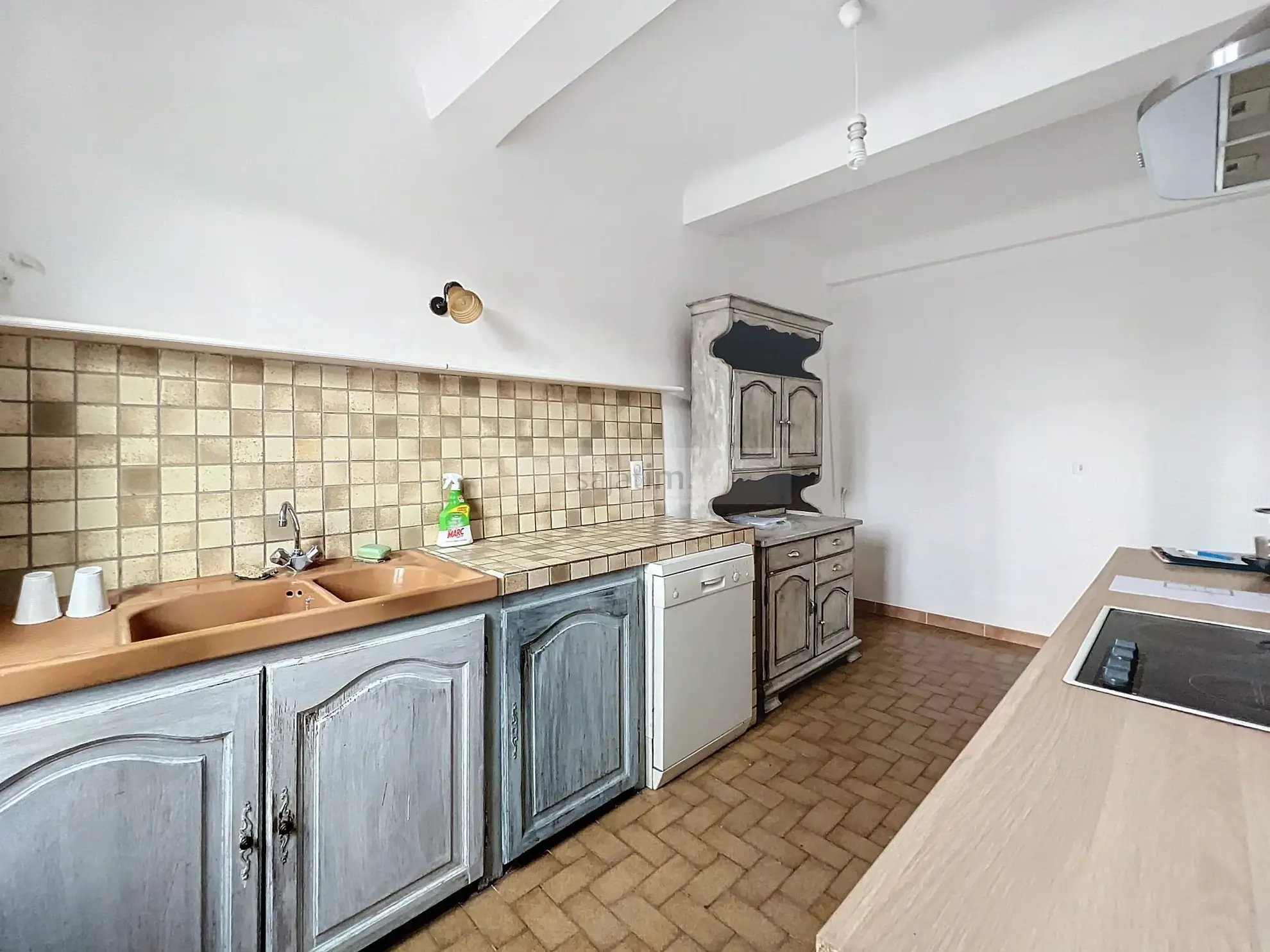 Appartement traversant de 69 m² avec vue sur le port à La Seyne-sur-Mer 