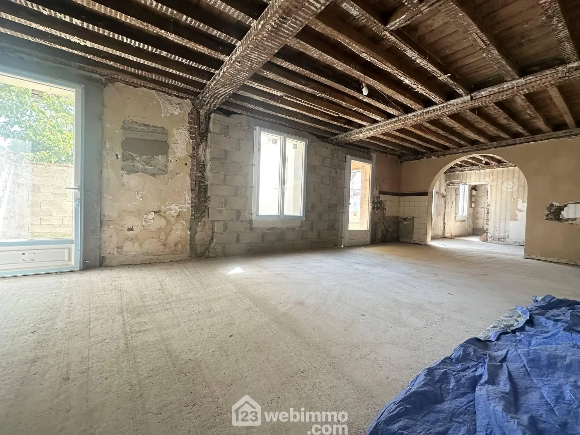 Maison à Rénover de 135 m² à Athies-sous-Laon avec Grand Potentiel 