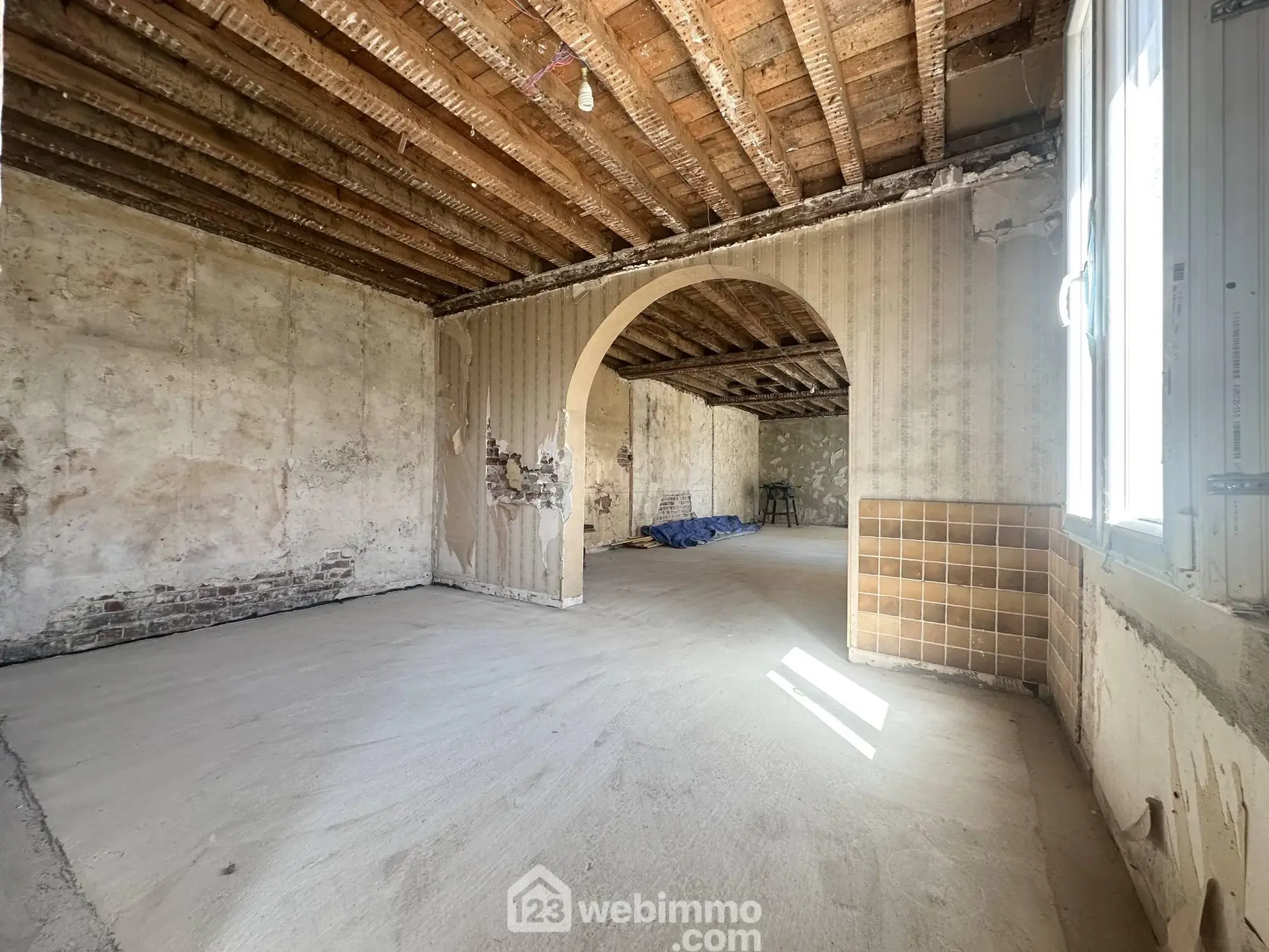 Maison à Rénover de 135 m² à Athies-sous-Laon avec Grand Potentiel 