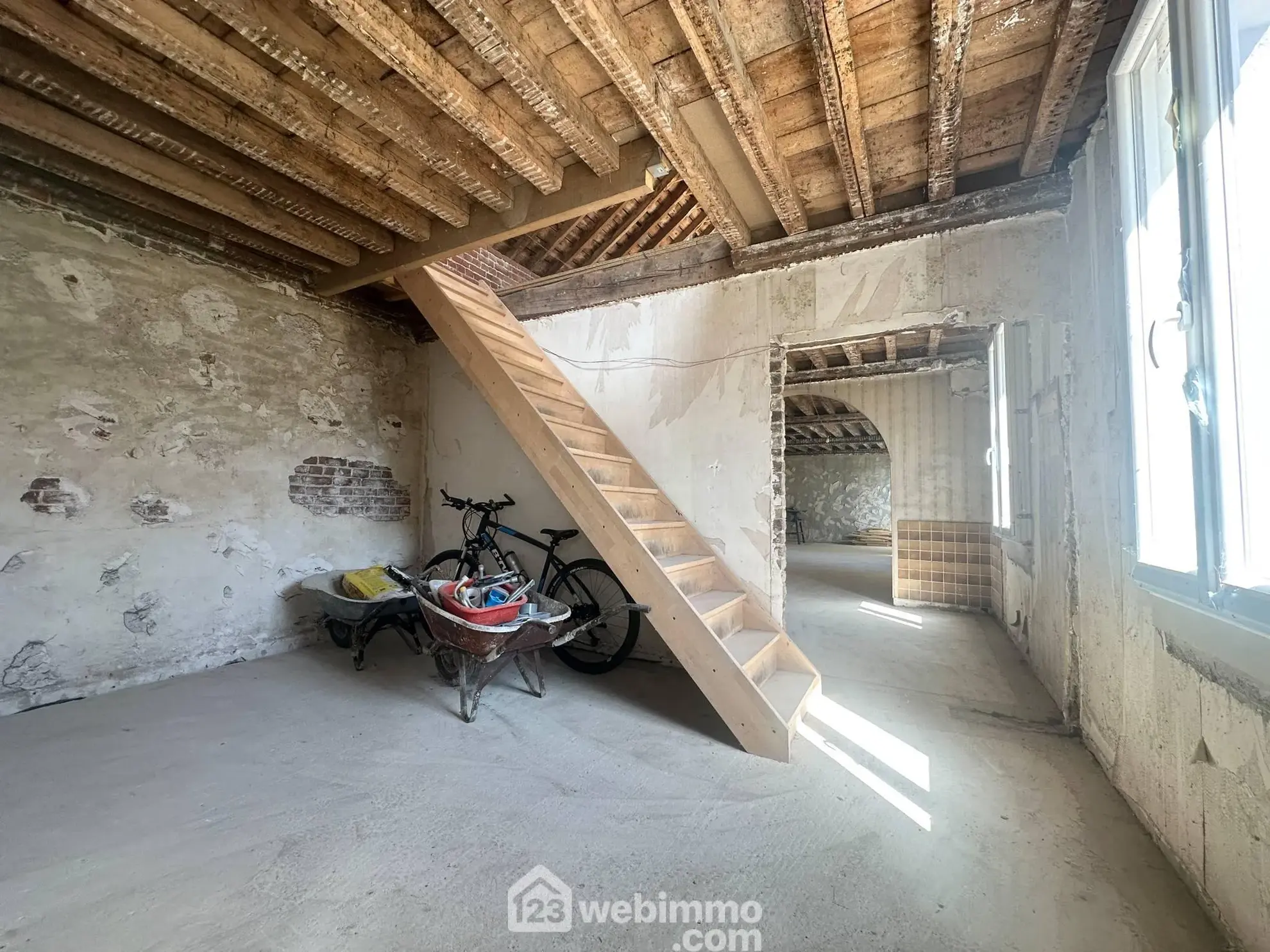 Maison à Rénover de 135 m² à Athies-sous-Laon avec Grand Potentiel 