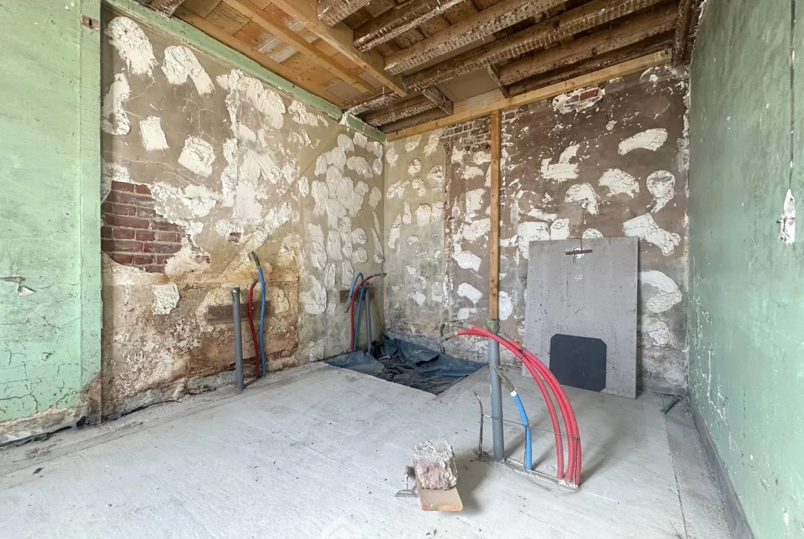 Maison à Rénover de 135 m² à Athies-sous-Laon avec Grand Potentiel 