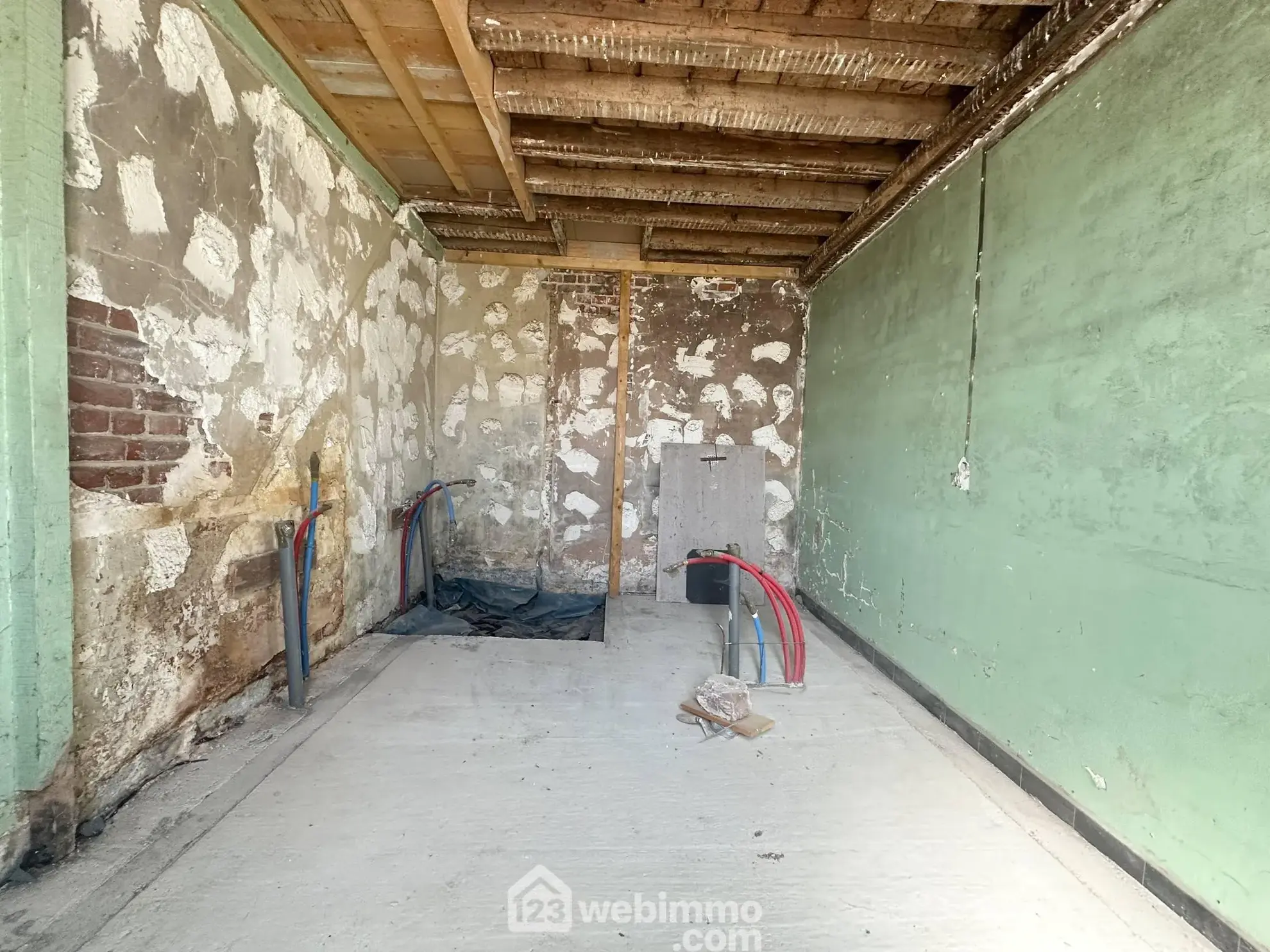 Maison à Rénover de 135 m² à Athies-sous-Laon avec Grand Potentiel 