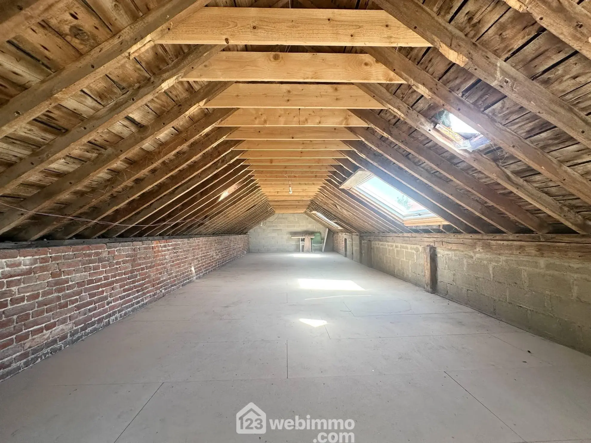 Maison à Rénover de 135 m² à Athies-sous-Laon avec Grand Potentiel 