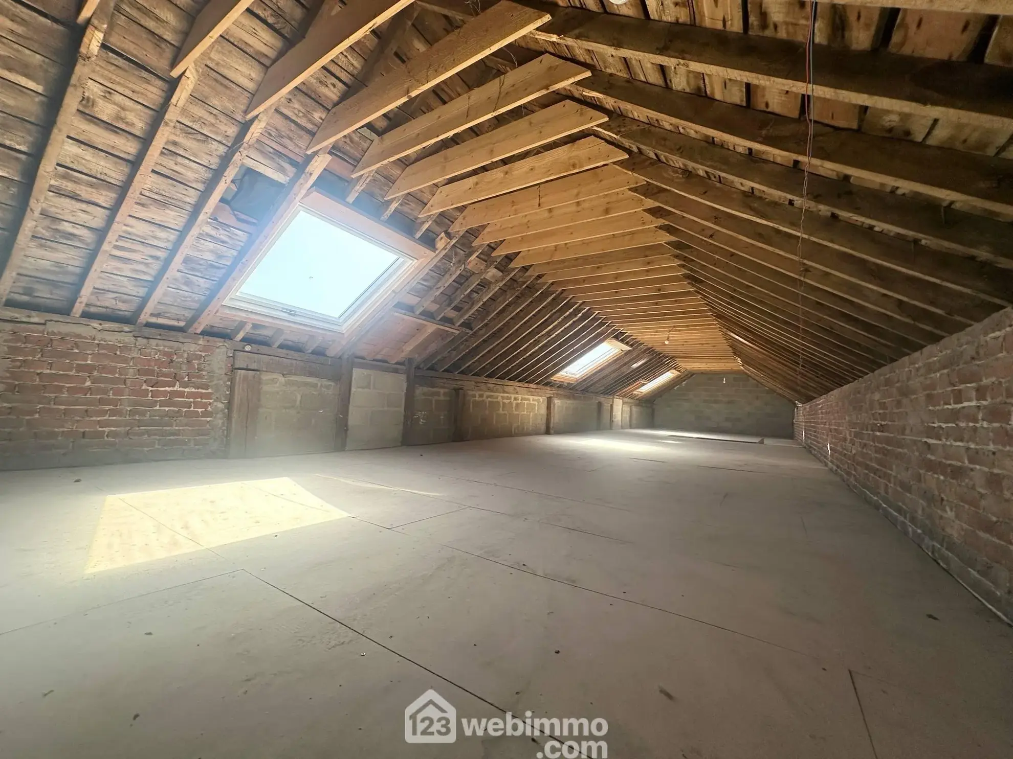 Maison à Rénover de 135 m² à Athies-sous-Laon avec Grand Potentiel 