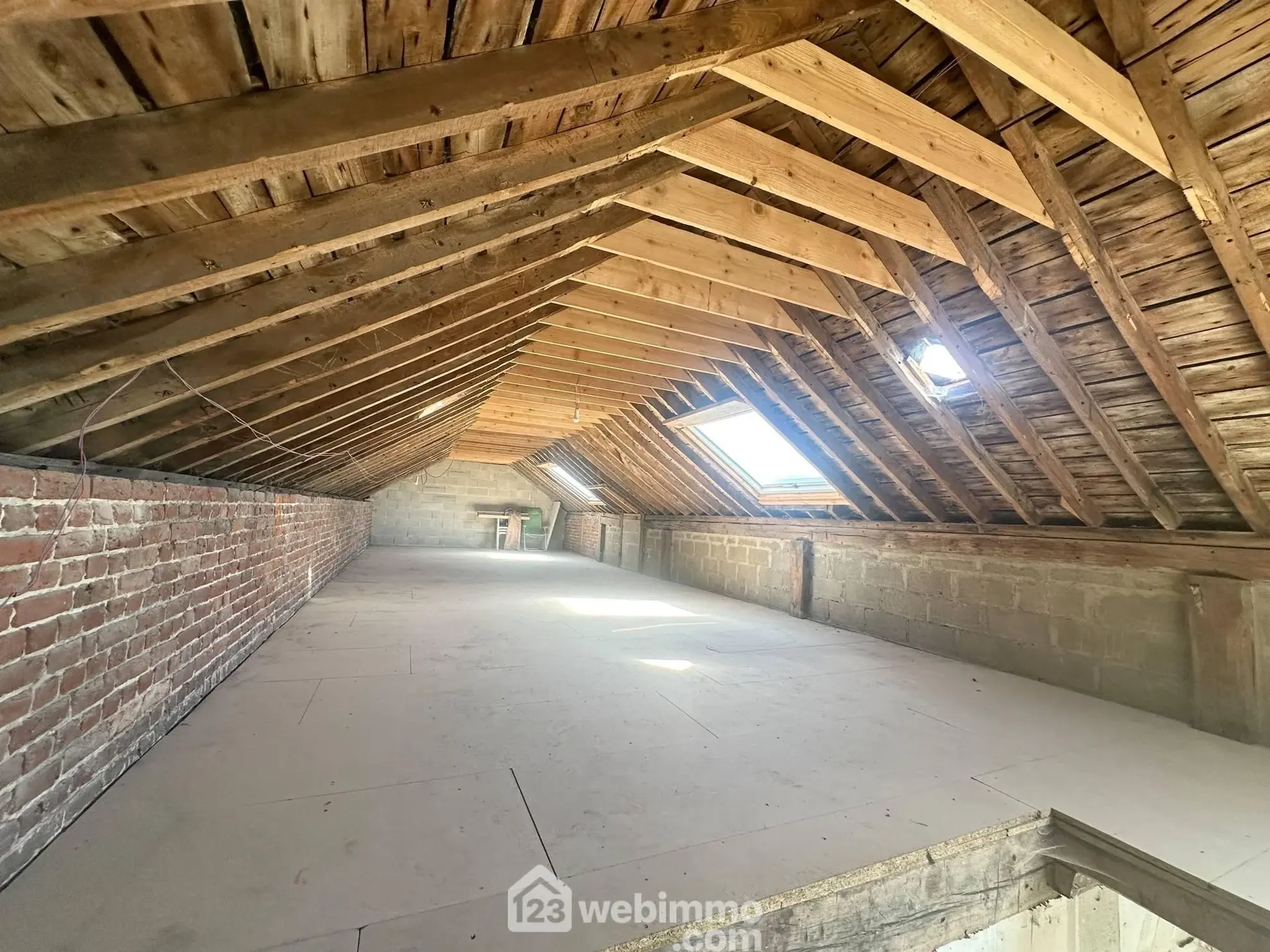 Maison à Rénover de 135 m² à Athies-sous-Laon avec Grand Potentiel 