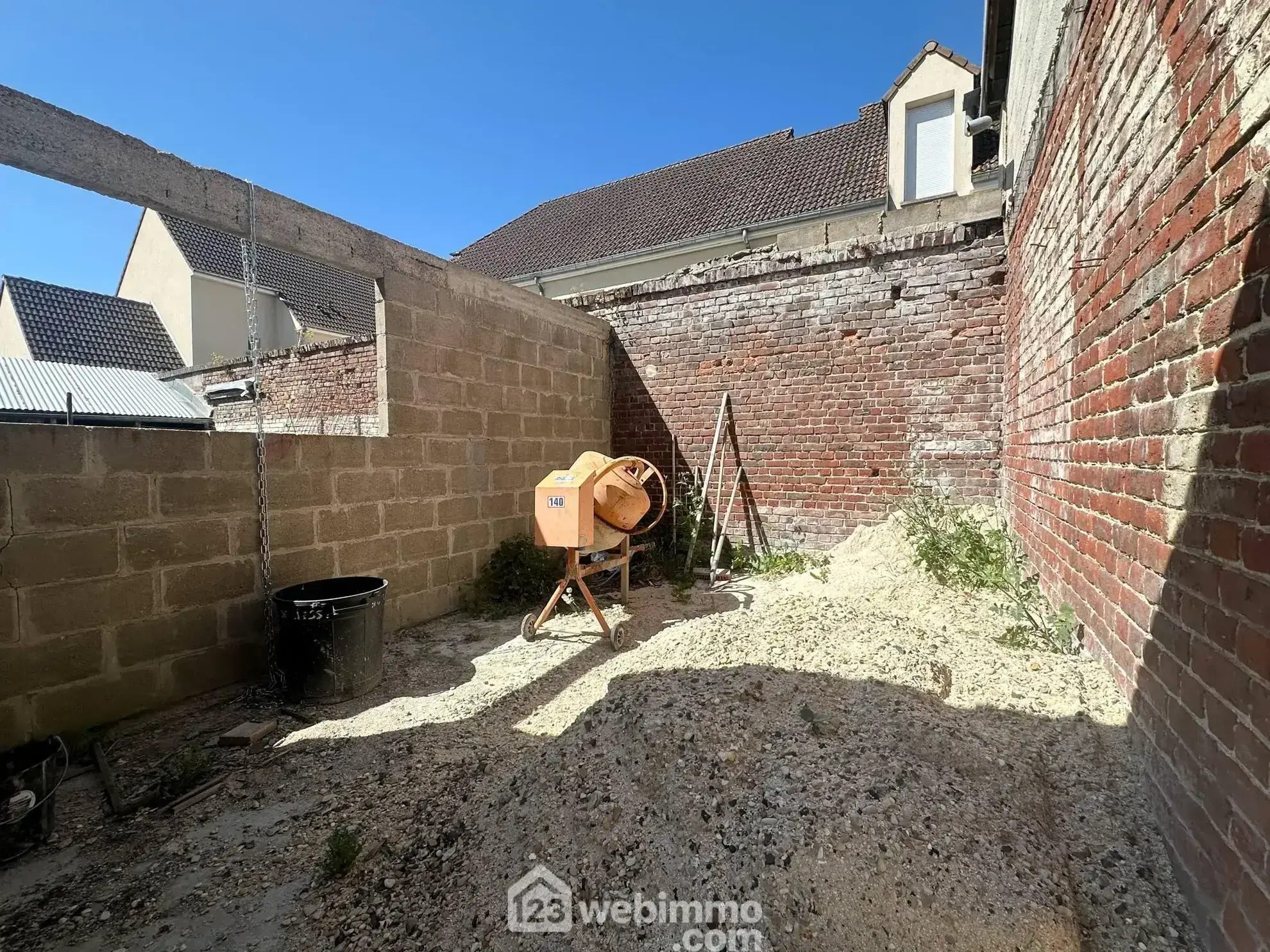 Maison à Rénover de 135 m² à Athies-sous-Laon avec Grand Potentiel 