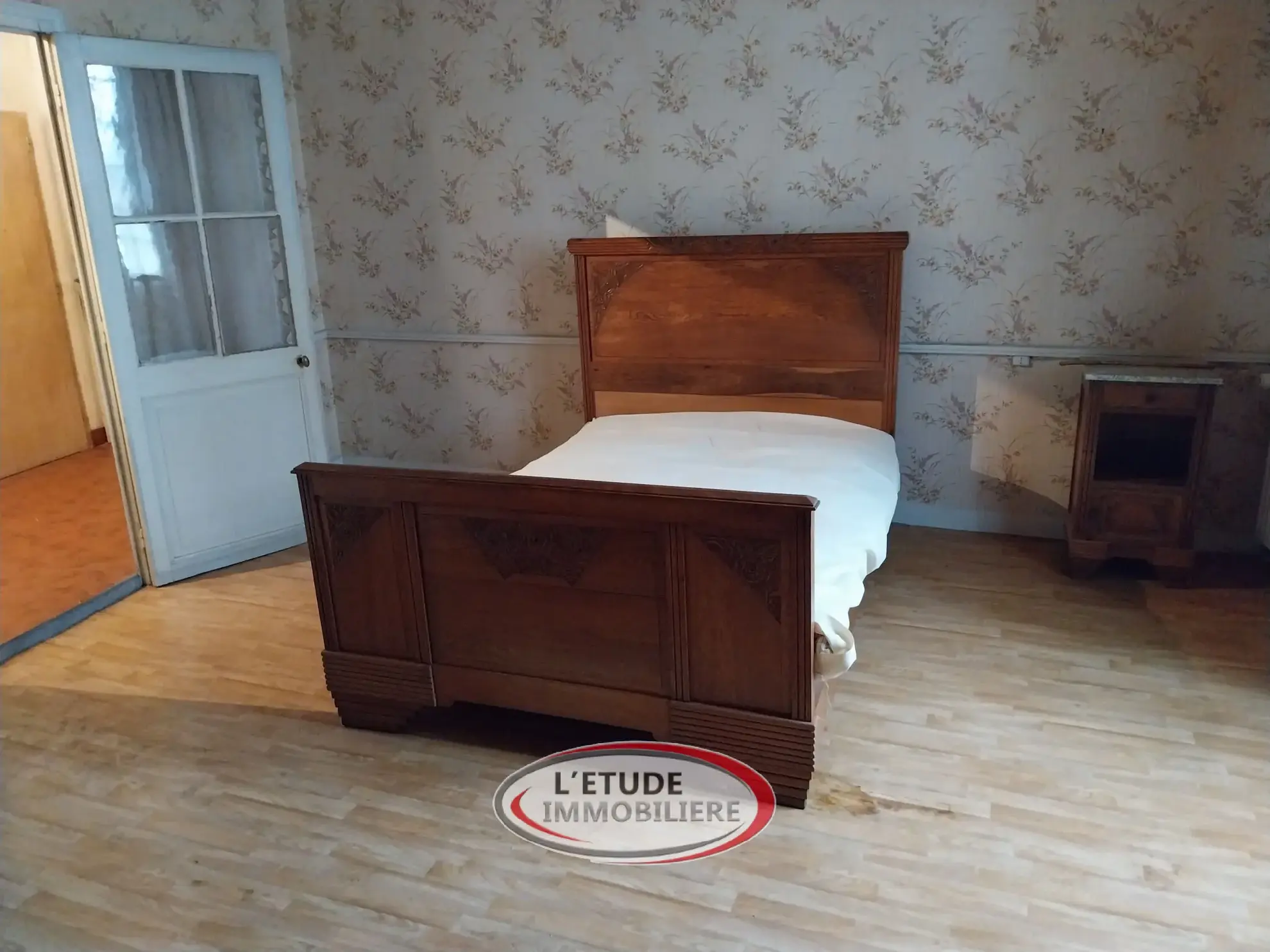 Maison ancienne de charme à Machecoul avec dépendances et espace intérieur généreux 