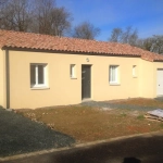 Maison neuve de 3 chambres avec garage et jardin à Loupiac