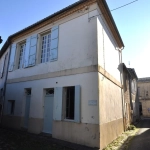 Maison girondine rénovée avec dépendance et cour à Rions