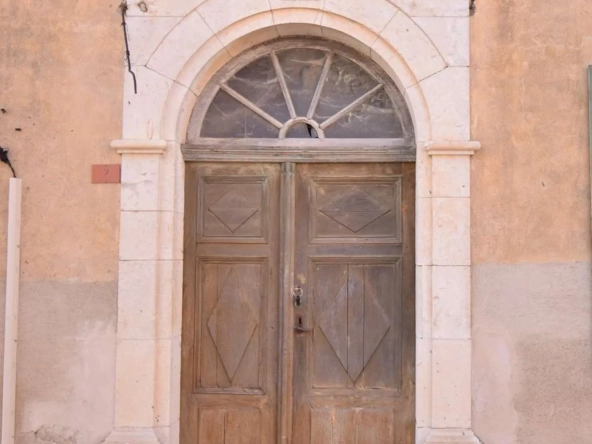 Maison de village à rénover de 260 m² avec jardin proche de Gaillac