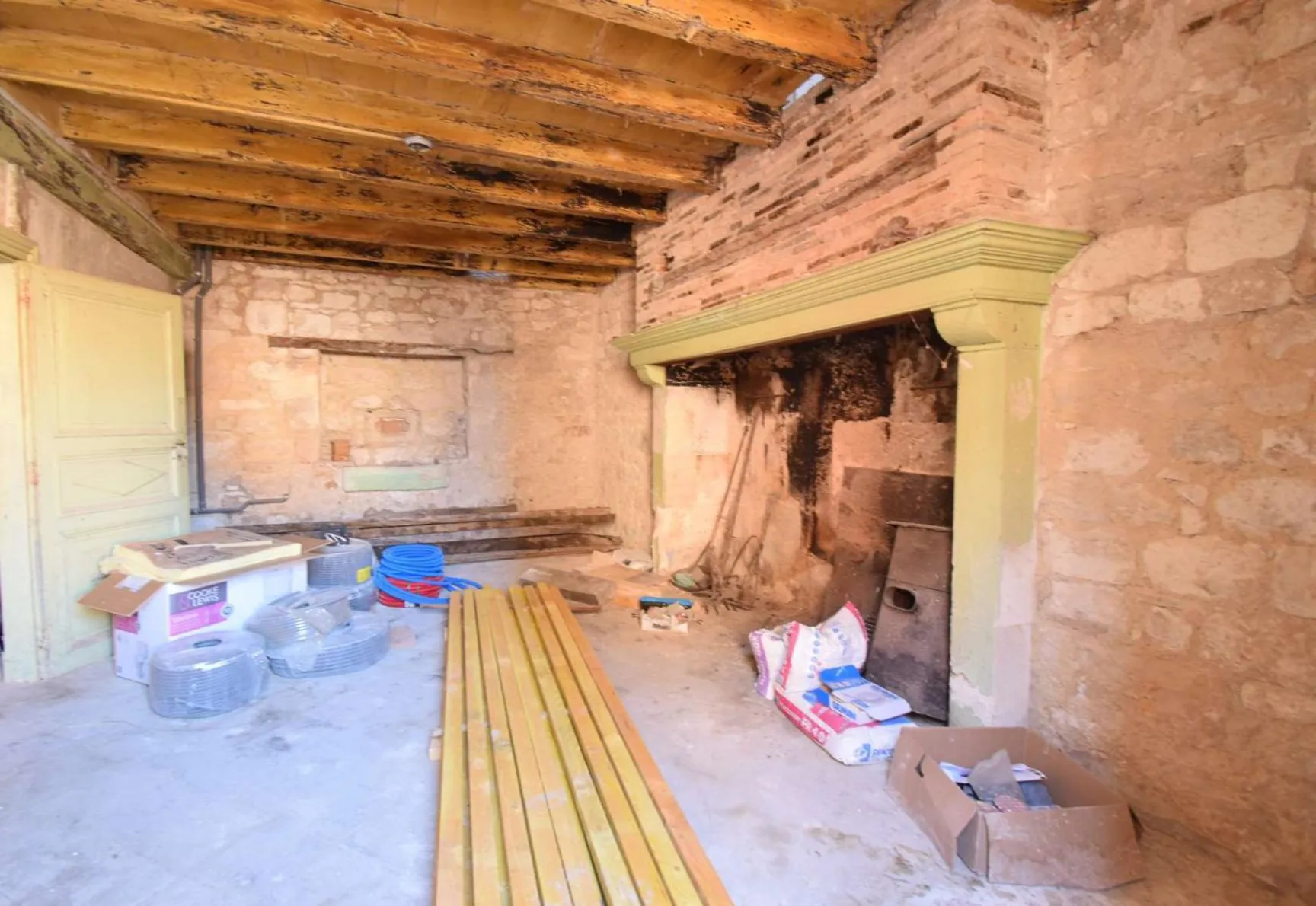 Maison de village à rénover de 260 m² avec jardin proche de Gaillac 