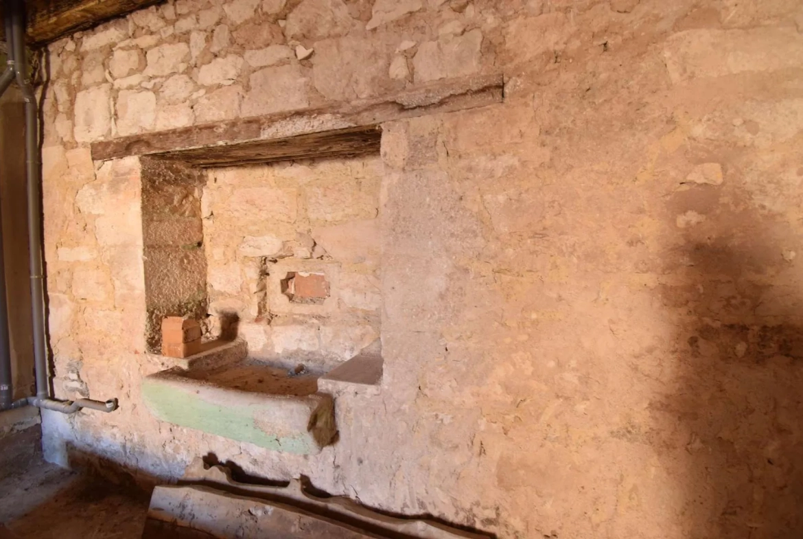 Maison de village à rénover de 260 m² avec jardin proche de Gaillac 