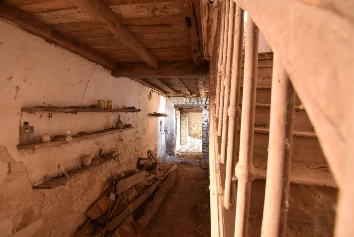Maison de village à rénover de 260 m² avec jardin proche de Gaillac 