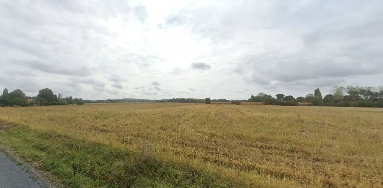 Terrain à bâtir de 3590 m² à Cours-de-Pile avec études réalisées 