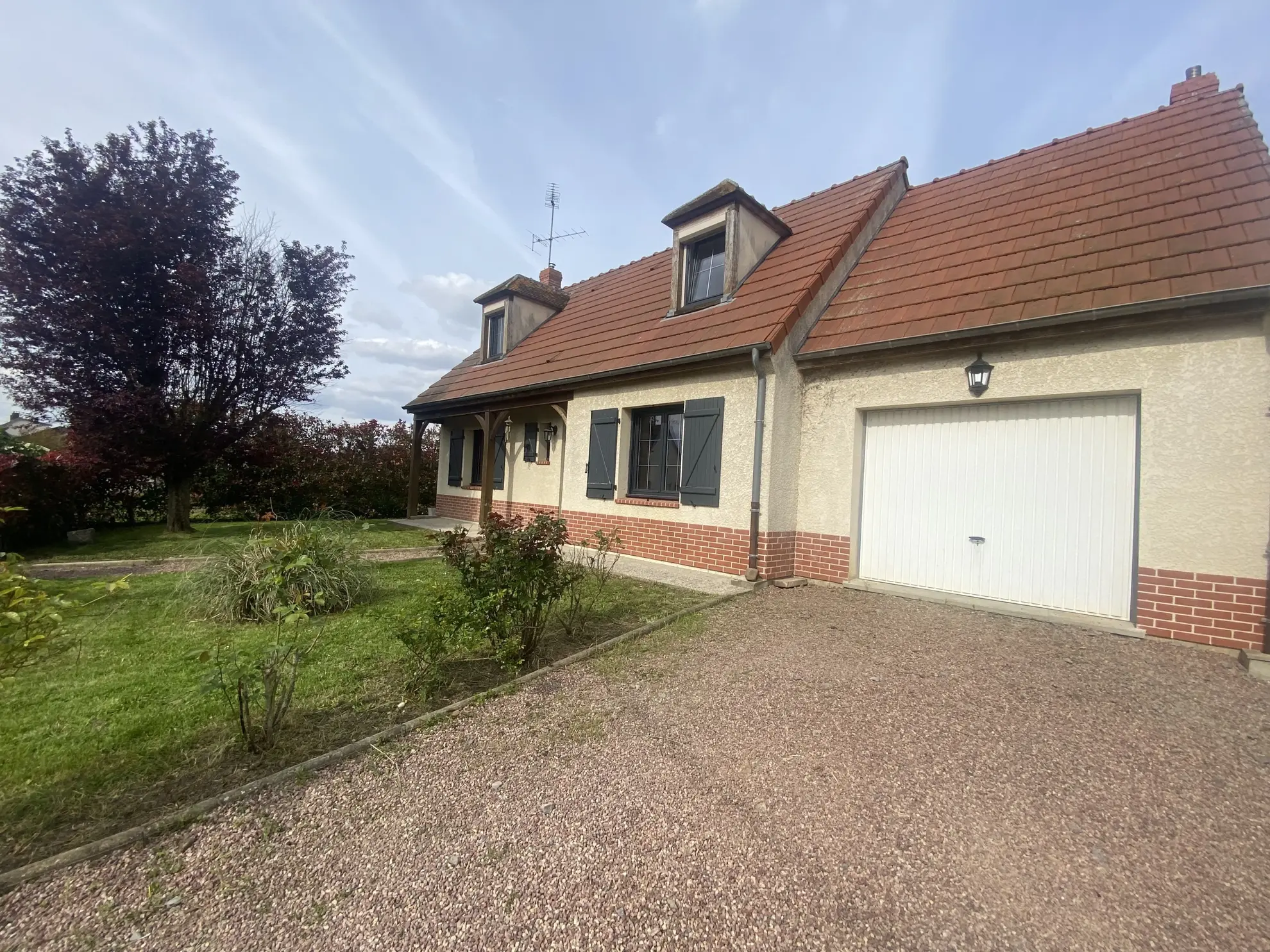 Maison individuelle à Amy avec jardin, garage et 3 chambres - 90 m² 