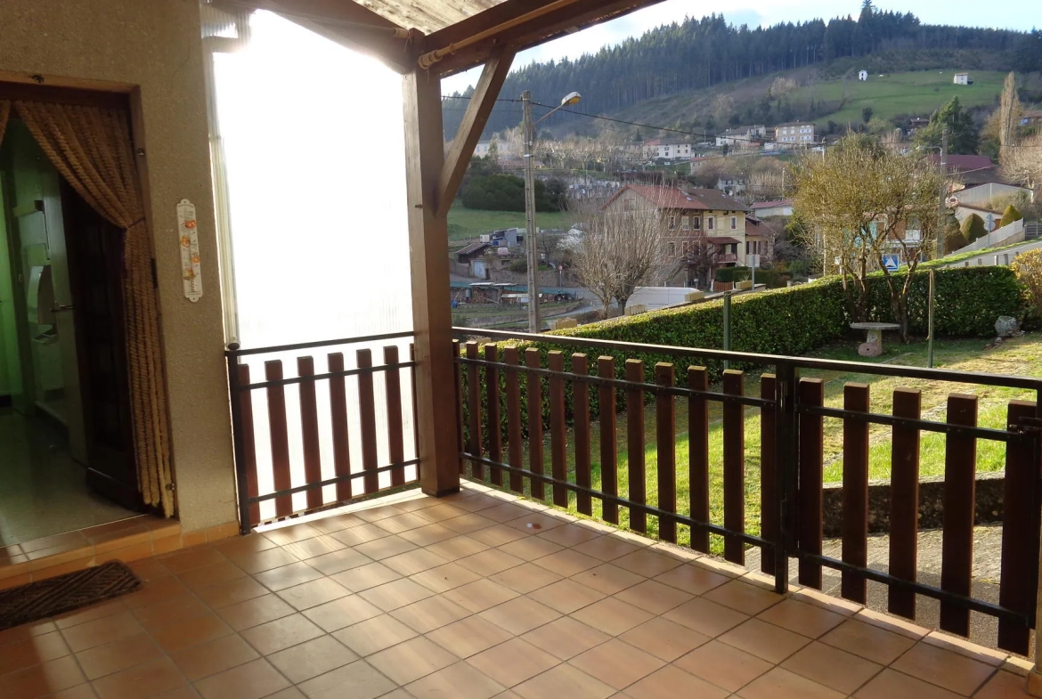 Maison à vendre à Grandris avec jardin, terrasse, garage et performance énergétique G 