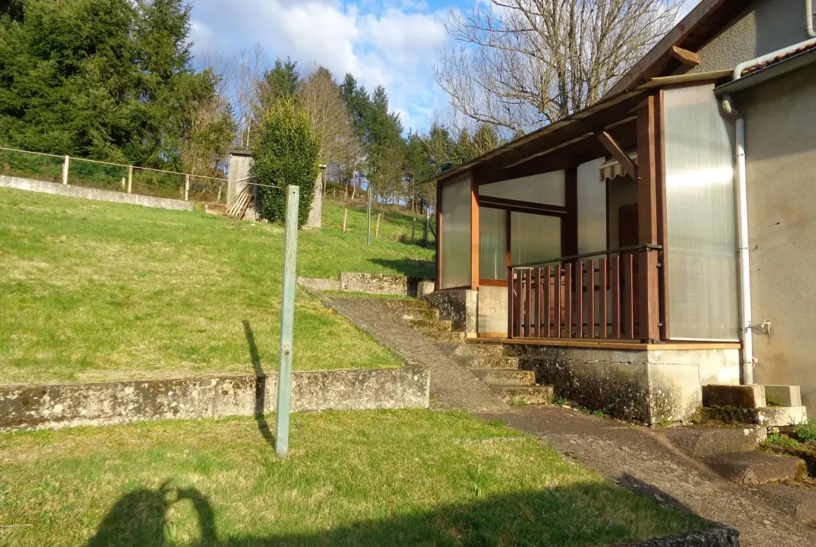 Maison à vendre à Grandris avec jardin, terrasse, garage et performance énergétique G 