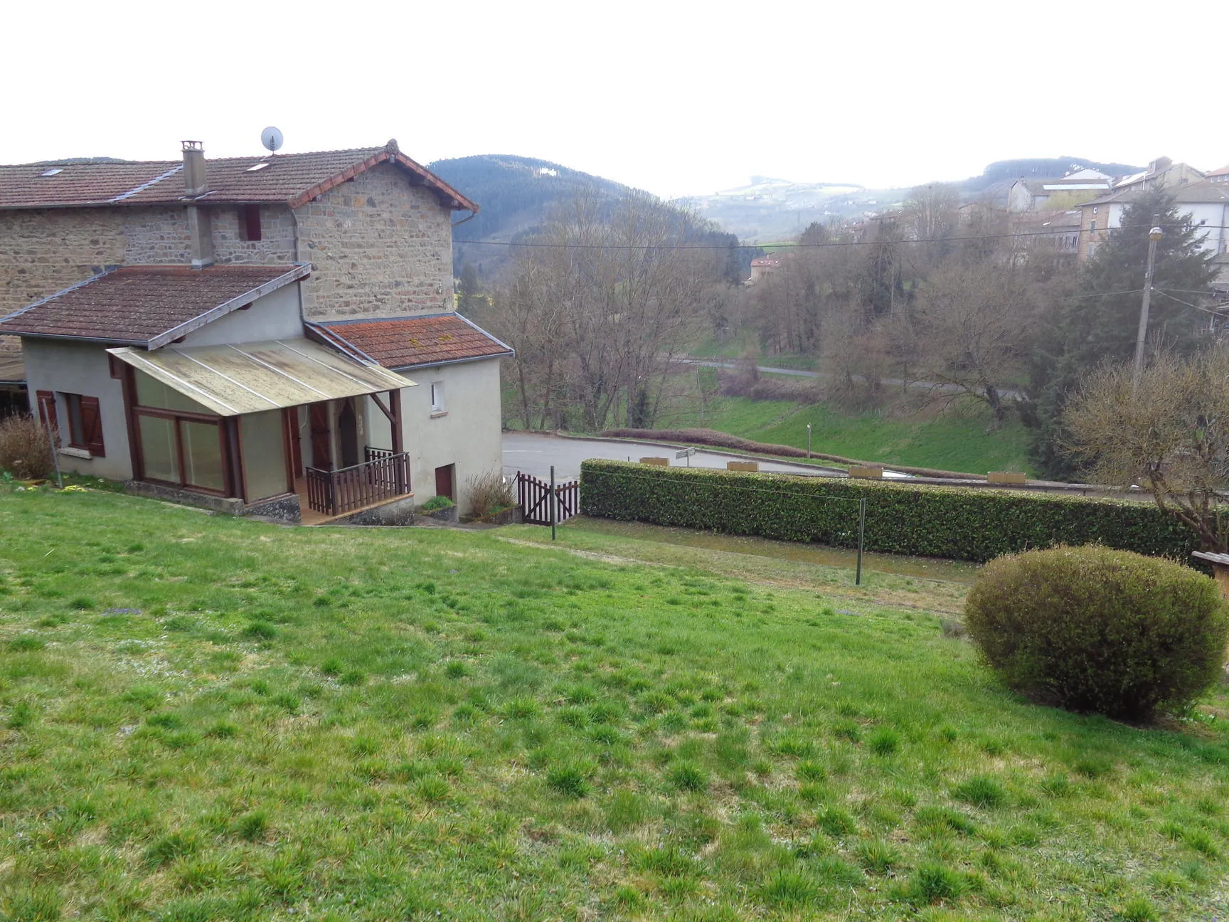 Maison à vendre à Grandris avec jardin, terrasse, garage et performance énergétique G 