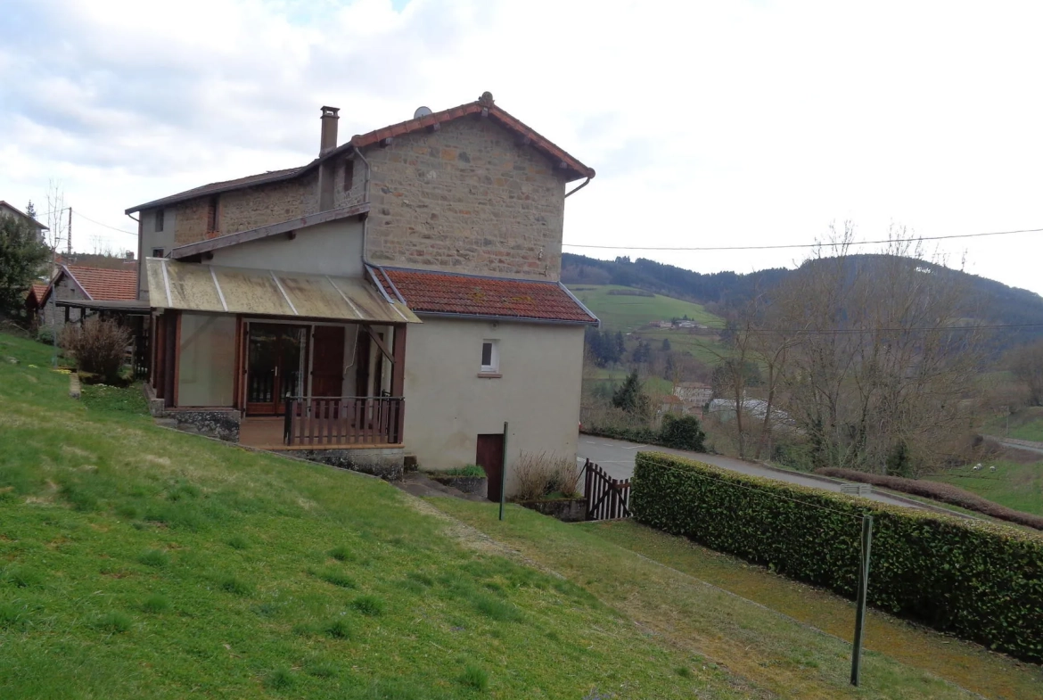 Maison à vendre à Grandris avec jardin, terrasse, garage et performance énergétique G 