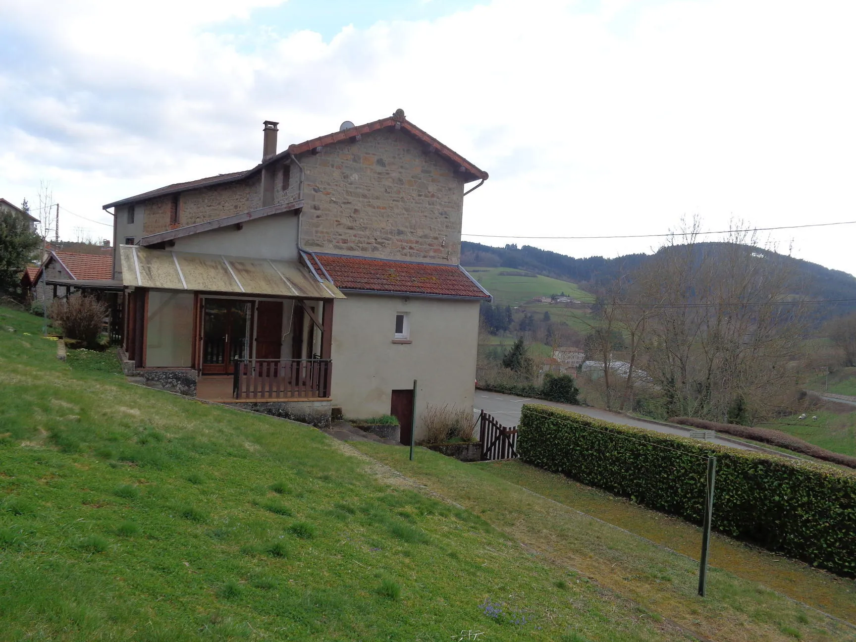Maison à vendre à Grandris avec jardin, terrasse, garage et performance énergétique G 
