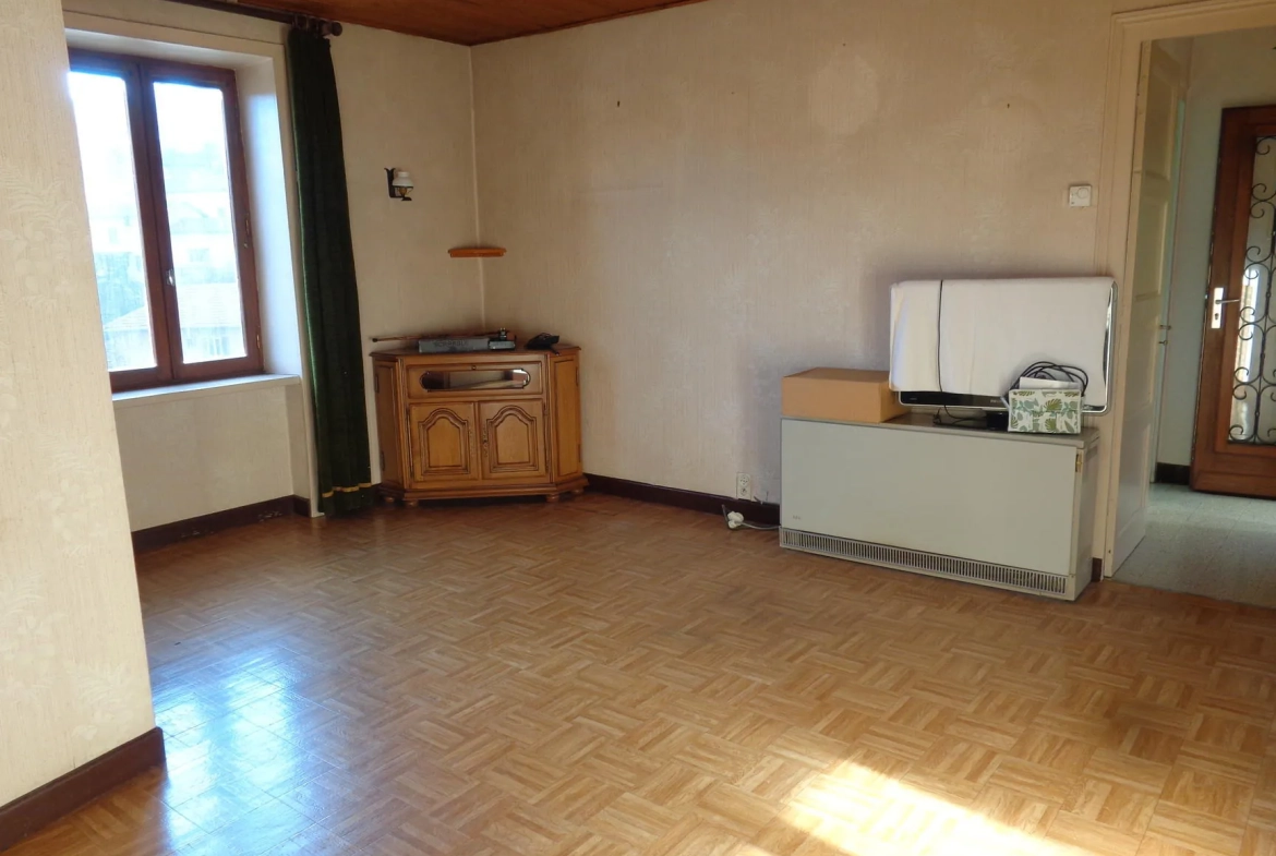 Maison à vendre à Grandris avec jardin, terrasse, garage et performance énergétique G 